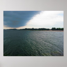 Storm som är rullande in över laken posters