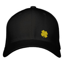 Svart fyrklövra St Patrick - ANPASSADE Kepor