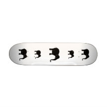 Svart skratta Elephant. Skateboard