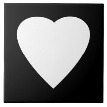 Svartvit kärlekhjärtadesign keramiska plattor