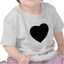 Svartvit kärlekhjärtadesign tee shirt