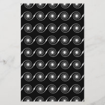Svartvit spiral virvlar runt modellen flygblad designs