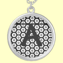Svartvitt anpassadehalsband för Monogram halsband