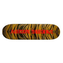 Tigern stiger ombord djur instinkt skateboards