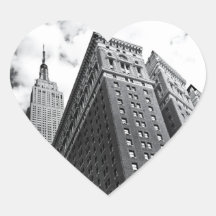 Tittar upp - empire state som bygger - New York Hjärtformade Klistermärken