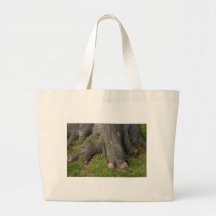Trädstammen med fantastisk rotar hänger lös tote bags