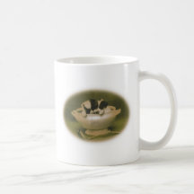 Tureen av gulligt kaffe kopp
