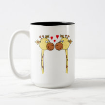 Två giraff med röda kärlekhjärtor. Tecknad Kaffe Koppar