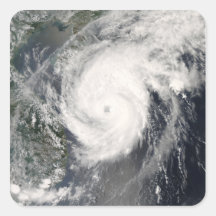 TyphoonNeoguri annalkande china 2 Fyrkantigt Klistermärke