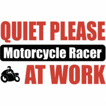 Tystnaden behar motorcykelraceren på arbete photo cutout