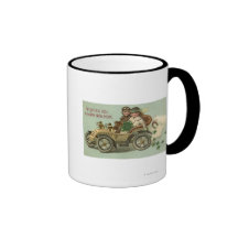 Ungar i en bil med Shamrocks Kaffe Muggar