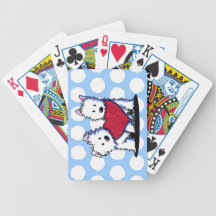 Uppriktiga Westies som leker kort Spel Kort