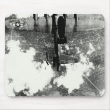 Vänskapsmatchen för WWII B-17 avfyrar incidentet n Mus Mattor