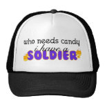 Vem behöver godisen (soldaten) baseball hat