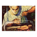 Vintagescience fictionforskare i laboratorium vykort