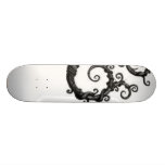 vit virvlar runt skateboarden