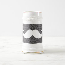 Vithandlebarmustasch på grått damastast mönster kaffe mugg
