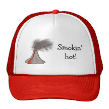 Vulkanhattdesignen med "Smokin hoade!", slogan Mesh Kepsar