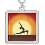 Yoga poserar kvinnan, Silhouette somsoluppgången k