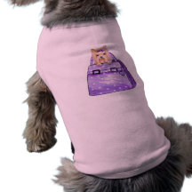 Yorkie i Polka pricker skjortan för utslagsplatsen Hund T-shirts