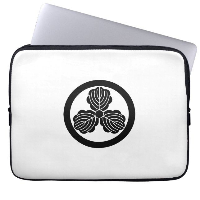 丸に三つ柏 LAPTOP SLEEVE (Framsidan)