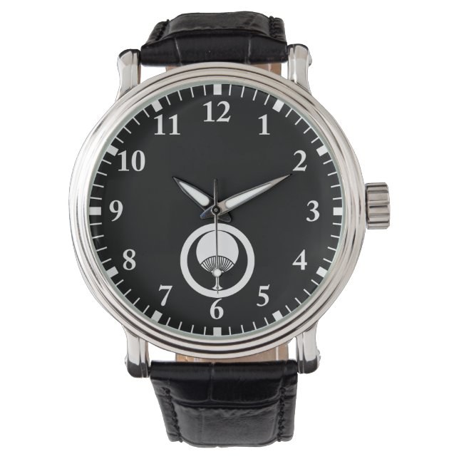 丸に団扇 ARMBANDSUR (Framsida)