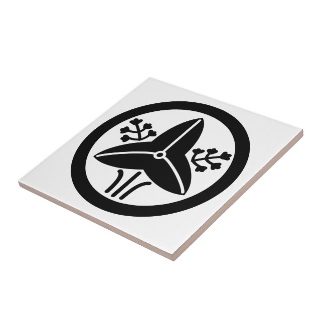 家紋「丸に立ち沢瀉」 KAKELPLATTA (Sidan)