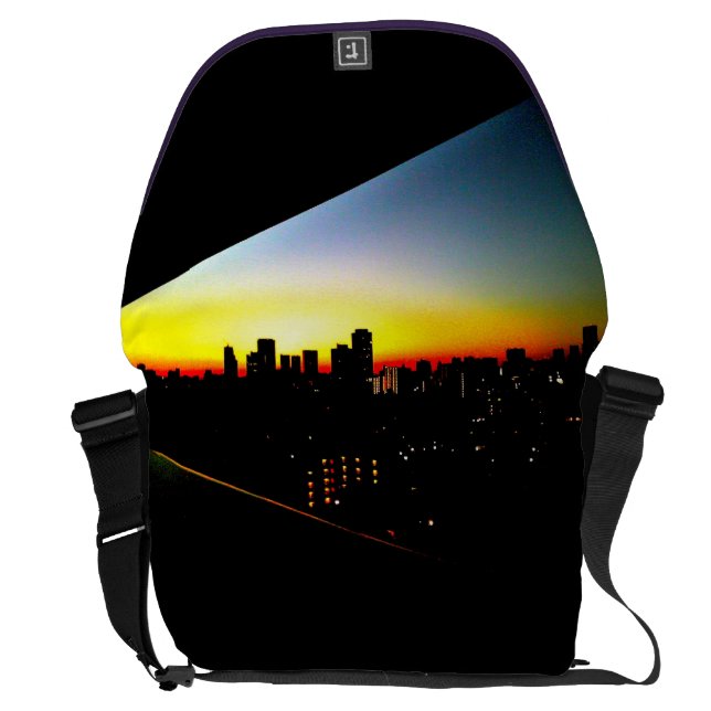 明け方の街メッセンジャーバッグ MESSENGER BAG (Öppen Baksida)