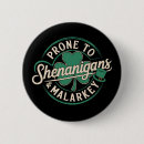 Sök efter shamrocks runda knappar Lycklig