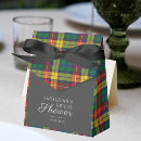 Sök efter grön tartan För henne