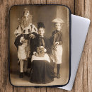 Sök efter gammalt fotografi För henne