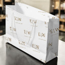 Sök efter papperskassar För henne