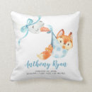 Sök efter räv kuddar Pojke