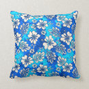 Sök efter hjärtformade kuddar För henne