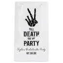 Sök efter gula presentpåsar För henne