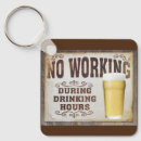 Sök efter arbete nyckelringar För honom