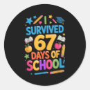Sök efter jag överlevde klistermärken I skolan