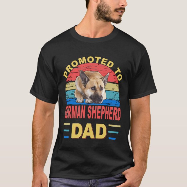 013 Främjad till tyska Shepherd Pappa T Shirt (Framsida)