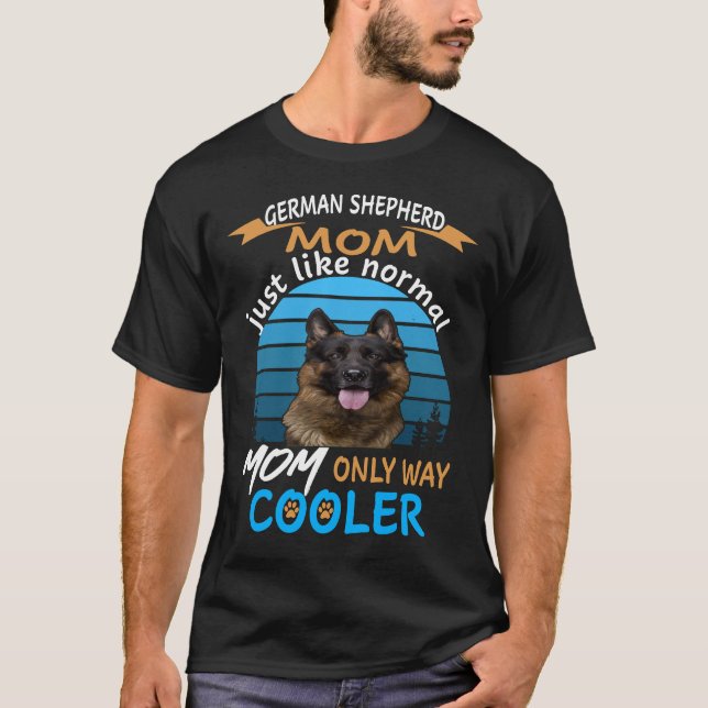018 Tyska herdedjur Mamma precis som Normal Mamma T Shirt (Framsida)