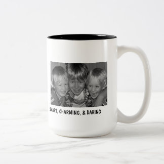 100_199312 SMART SOM CHARMAR & VÅGAR, MORMÖDRAR… Två-Tonad MUGG