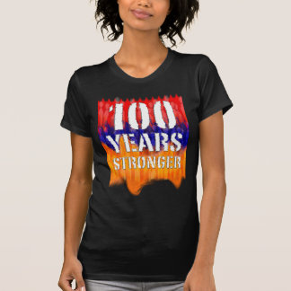 100 år starkare armenisk kvinnor T-tröja T-shirt