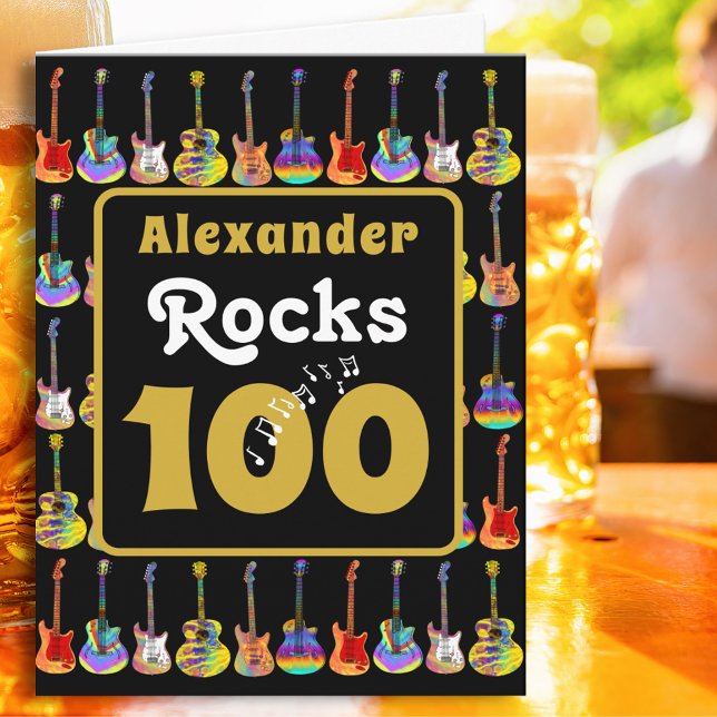 100-års födelsedag Retro Groovy Gitarr Personlig Kort (Music lovers Guitar 100th birthday personalized name rocks 100 black & gold rock & roll folded card)