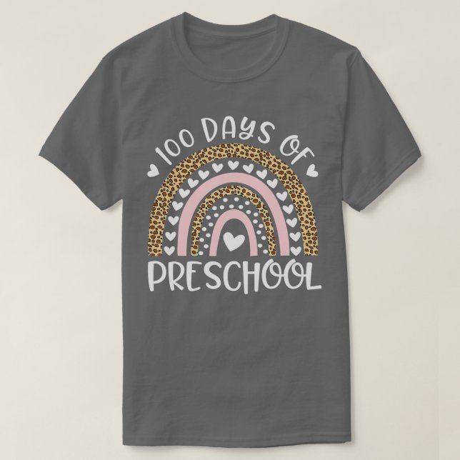 100 dagar för skola för Preschool Teacher Rainbow  T Shirt (Design framsida)