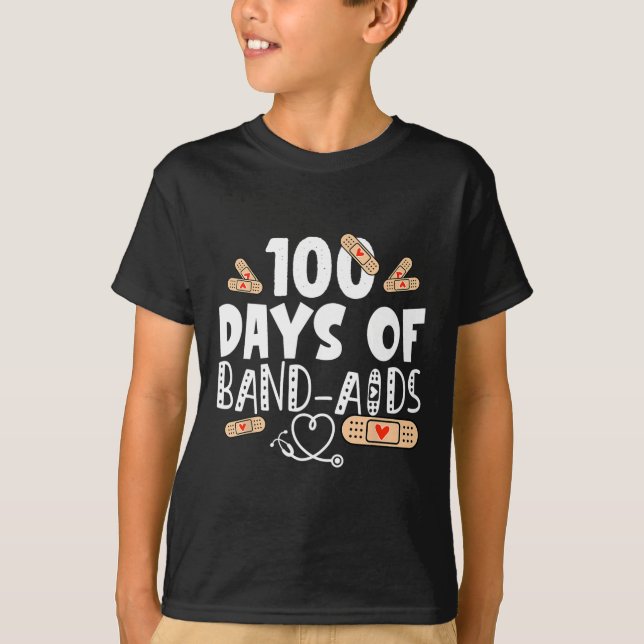 100 dagar med band-aids - skolsköterska 100 dagar t shirt (Framsida)