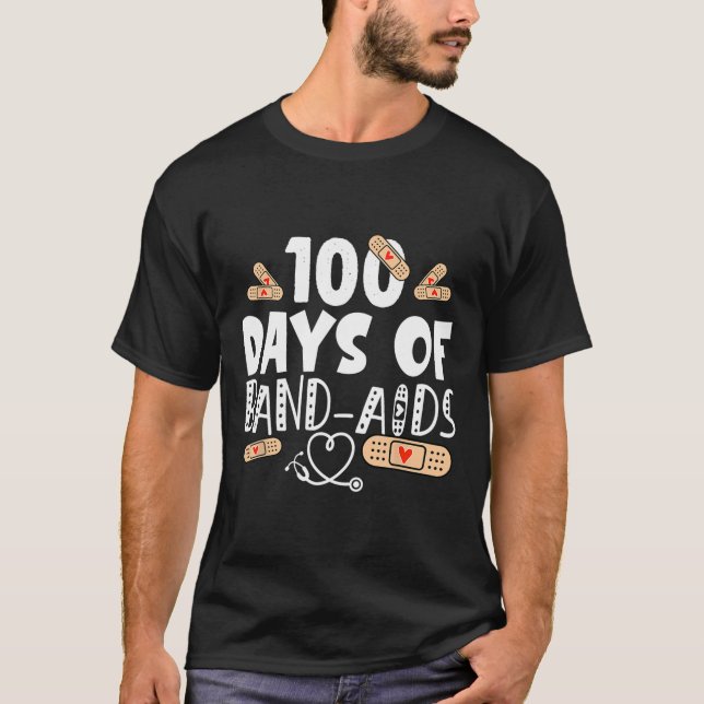 100 dagar med band-aids - skolsköterska 100 dagar t shirt (Framsida)