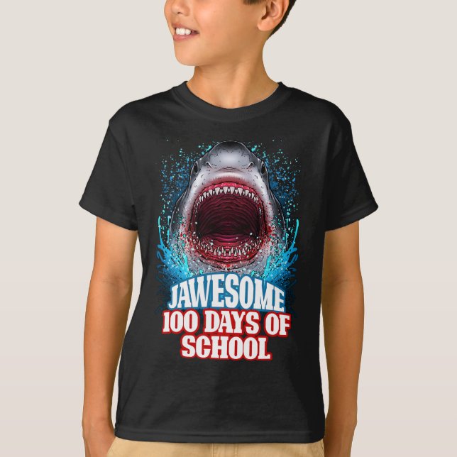 100 dagar på skolan barn vuxna vit haj  t shirt (Framsida)