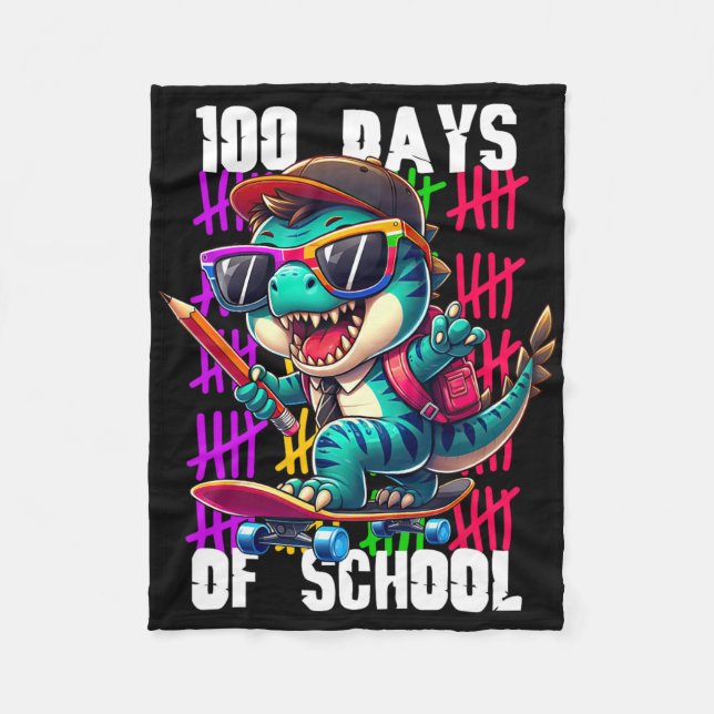 100 dagar på skolan Cool Dinosaur Skateboarding  Fleecefilt (Framsidan)
