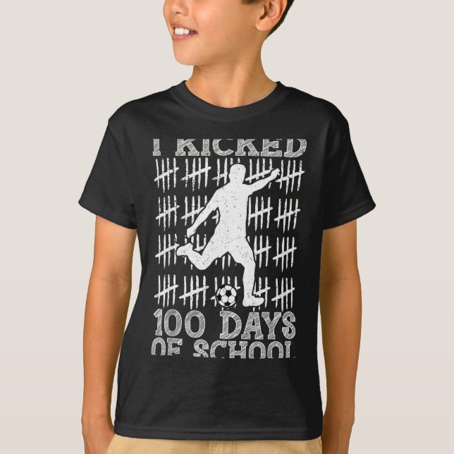 100 dagar på skolan jag sparkade fotboll 100:e dag t shirt (Framsida)