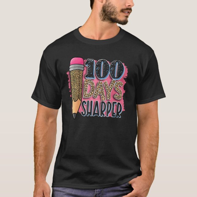 100 dagar skarpare leopard 100-årsjubileum för sko t shirt (Framsida)