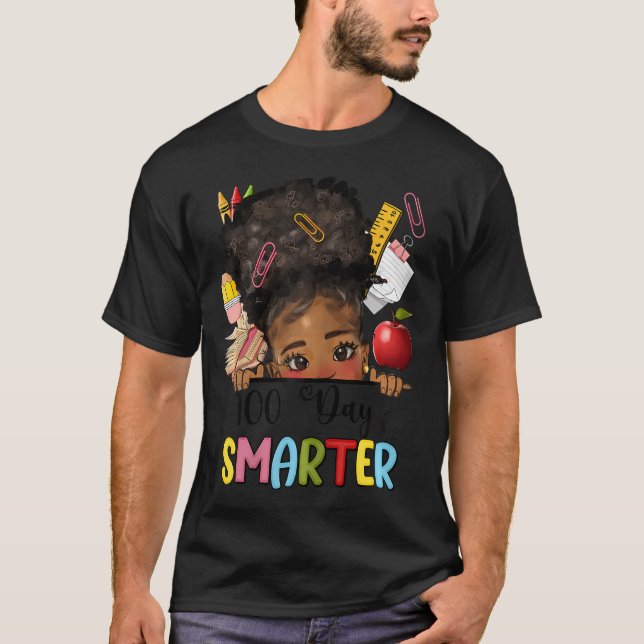 100 dagar Smarter Afro Girls Messy Bun 100 dagar T Shirt (Framsida)